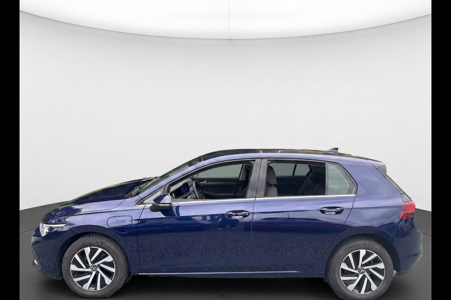 Volkswagen Golf 204PK E-HYBRIDE DSG STYLE ALCANTARA/NAVI/CARPLAY