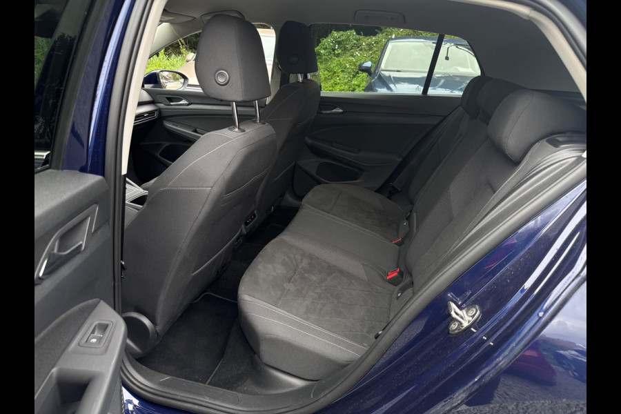 Volkswagen Golf 204PK E-HYBRIDE DSG STYLE ALCANTARA/NAVI/CARPLAY