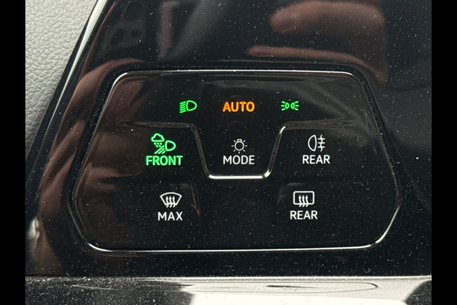 Volkswagen Golf 204PK E-HYBRIDE DSG STYLE ALCANTARA/NAVI/CARPLAY