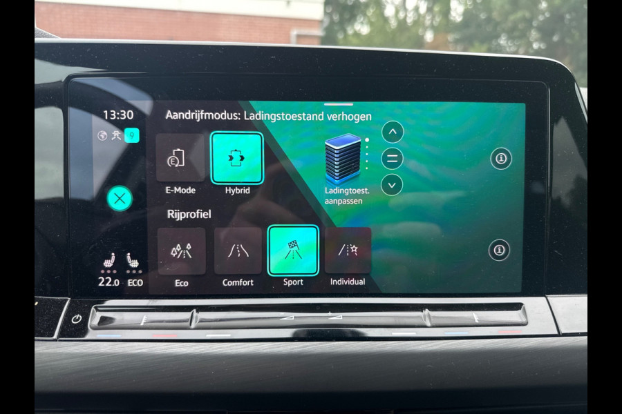 Volkswagen Golf 204PK E-HYBRIDE DSG STYLE ALCANTARA/NAVI/CARPLAY