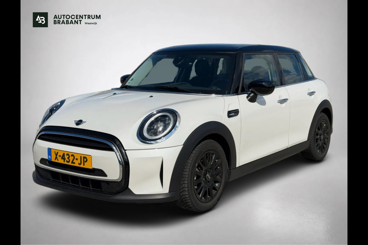 MINI 5-deurs 1.5 Cooper Camden Edition(NL-auto, 1e Eig, Dealer OndH, Carplay, PDC, Climate Con, Cruise Con, Navi, etc)