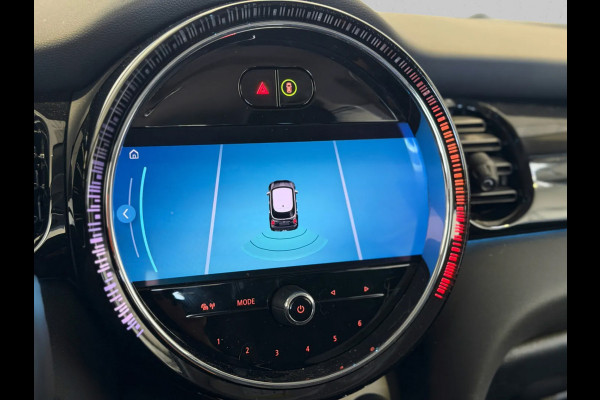 MINI 5-deurs 1.5 Cooper Camden Edition(NL-auto, 1e Eig, Dealer OndH, Carplay, PDC, Climate Con, Cruise Con, Navi, etc)
