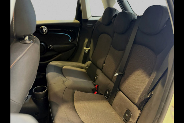 MINI 5-deurs 1.5 Cooper Camden Edition(NL-auto, 1e Eig, Dealer OndH, Carplay, PDC, Climate Con, Cruise Con, Navi, etc)