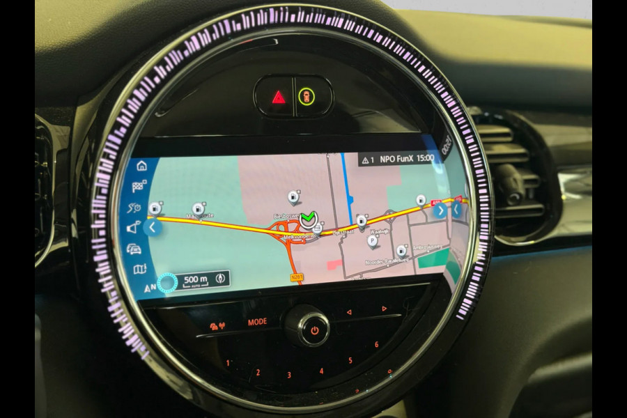 MINI 5-deurs 1.5 Cooper Camden Edition(NL-auto, 1e Eig, Dealer OndH, Carplay, PDC, Climate Con, Cruise Con, Navi, etc)