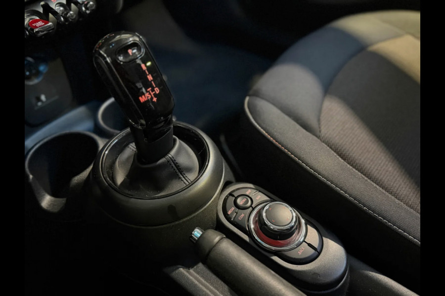 MINI 5-deurs 1.5 Cooper Camden Edition(NL-auto, 1e Eig, Dealer OndH, Carplay, PDC, Climate Con, Cruise Con, Navi, etc)