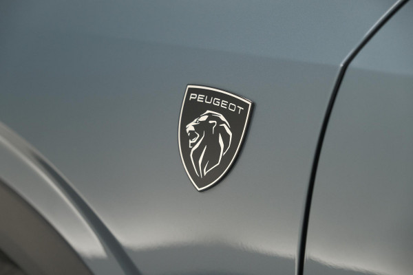 Peugeot 5008 1.2 Hybrid 136 GT 7p | Adaptieve Cruise control | Elektrische Kofferklep | Stoelverwarming