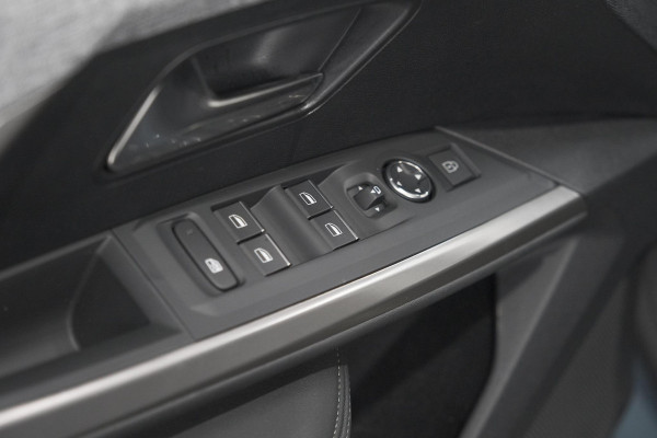 Peugeot 5008 1.2 Hybrid 136 GT 7p | Adaptieve Cruise control | Elektrische Kofferklep | Stoelverwarming
