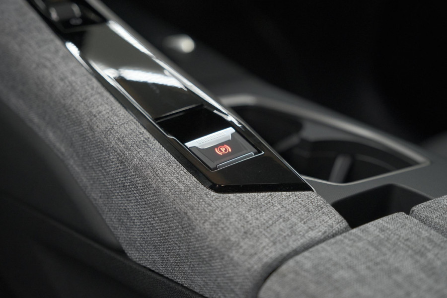 Peugeot 5008 1.2 Hybrid 136 GT 7p | Adaptieve Cruise control | Elektrische Kofferklep | Stoelverwarming