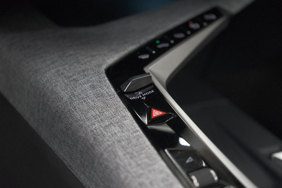 Peugeot 5008 1.2 Hybrid 136 GT 7p | Adaptieve Cruise control | Elektrische Kofferklep | Stoelverwarming