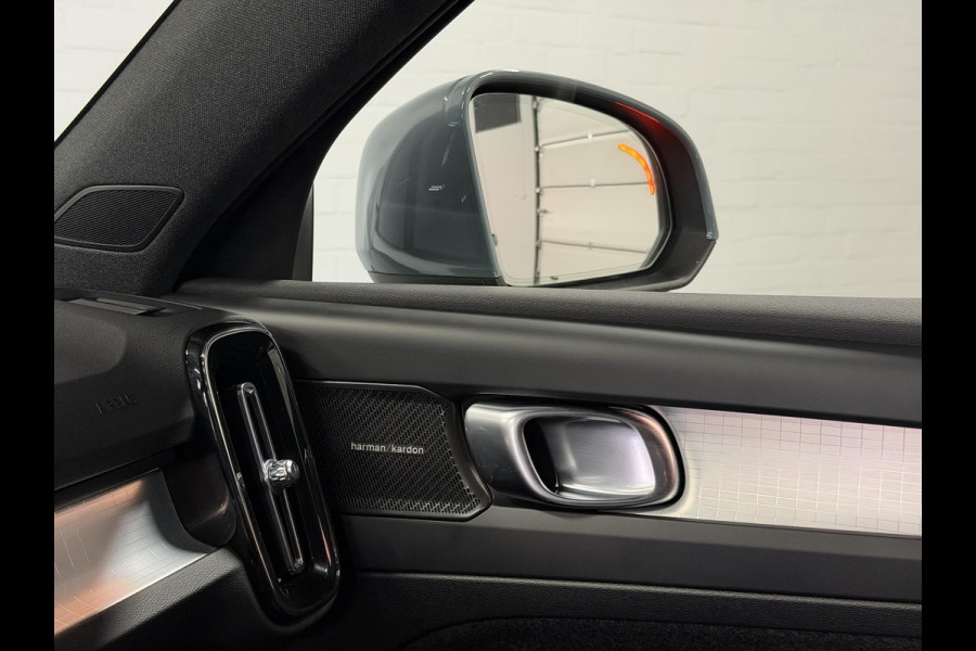 Volvo XC40 1.5 T4 Plug-in hybrid Plus Bright Adapt. cruise | Stuur-/Stoelverwarming | Harman/Kardon | Verwarmde voorruit | Achteruitrij camera | Bliss | Memory