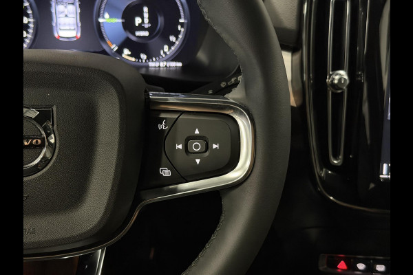 Volvo XC40 1.5 T4 Plug-in hybrid Plus Bright Adapt. cruise | Stuur-/Stoelverwarming | Harman/Kardon | Verwarmde voorruit | Achteruitrij camera | Bliss | Memory