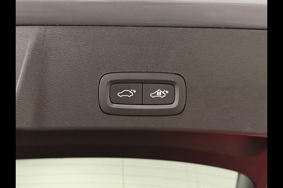 Volvo XC40 1.5 T4 Plug-in hybrid Plus Bright Adapt. cruise | Stuur-/Stoelverwarming | Harman/Kardon | Verwarmde voorruit | Achteruitrij camera | Bliss | Memory