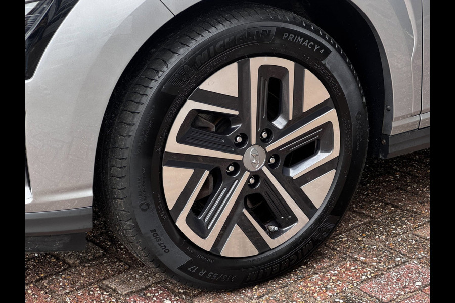 Hyundai Kona EV Fashion 64 kWh | 97% SOH | Camera | Winter Pack | Adaptive Cruise | Head-Up Display | Navigatie | Krell Sound