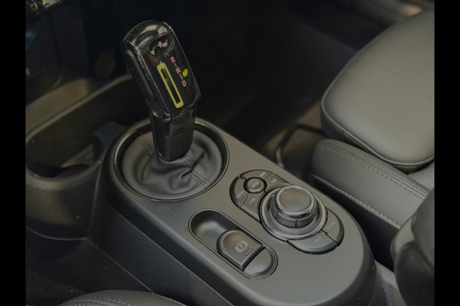 MINI Electric Camden Plus Edition 33 kWh(NL-auto, 1e Eig, Dealer OndH, Panorama, Harman/Kardon, Carplay, ParkeerSen, Navi Etc)