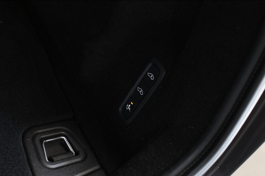 Volvo XC60 2.0 T8 Plug-in hybrid AWD Inscription *B&W*Pano*Massage*