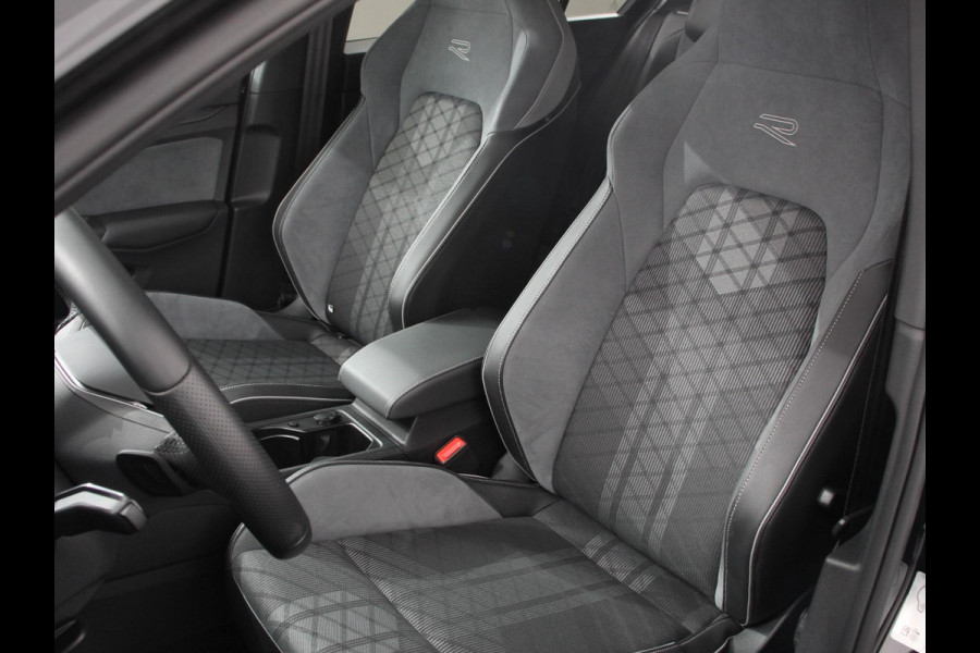 Volkswagen Golf 1.5 eTSI 150pk DSG R-Line Panorama dak Navigatie Apple Carplay/Android Auto Climate Control Camera Dab Extra Getint Glas Adaptieve Cruise Control Virtual Cockpit Lichtmetalen Velgen