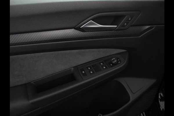 Volkswagen Golf 1.5 eTSI 150pk DSG R-Line Panorama dak Navigatie Apple Carplay/Android Auto Climate Control Camera Dab Extra Getint Glas Adaptieve Cruise Control Virtual Cockpit Lichtmetalen Velgen