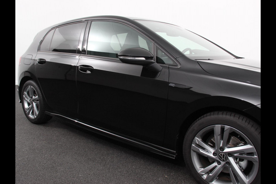 Volkswagen Golf 1.5 eTSI 150pk DSG R-Line Panorama dak Navigatie Apple Carplay/Android Auto Climate Control Camera Dab Extra Getint Glas Adaptieve Cruise Control Virtual Cockpit Lichtmetalen Velgen