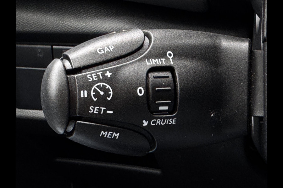 Citroën C5 Aircross 1.6 PureTech Feel | Trekhaak | Panoramadak | Stoelverwarming | Citroen dealer onderhouden | Camera