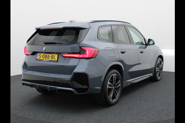 BMW X1 sDrive18i | M-Sport | Pano | Memory | 360 Camera | Head Up | Keyless | Harman/ Kardon | Prijs Rijklaar !!