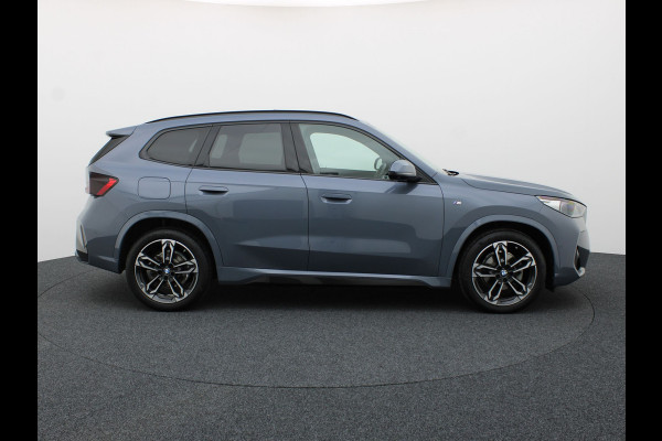 BMW X1 sDrive18i | M-Sport | Pano | Memory | 360 Camera | Head Up | Keyless | Harman/ Kardon | Prijs Rijklaar !!
