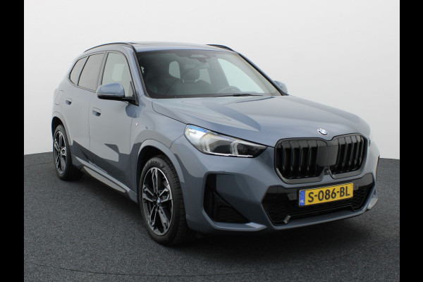 BMW X1 sDrive18i | M-Sport | Pano | Memory | 360 Camera | Head Up | Keyless | Harman/ Kardon | Prijs Rijklaar !!