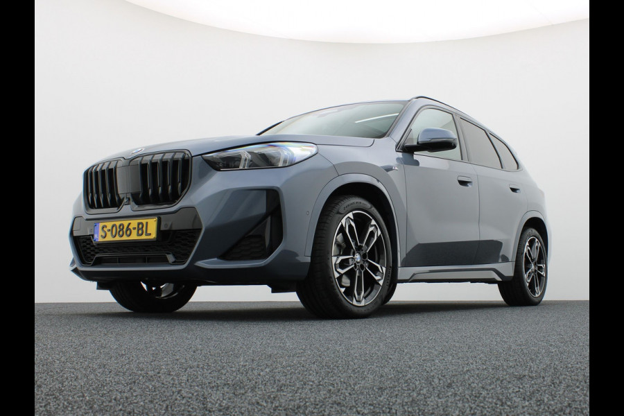 BMW X1 sDrive18i | M-Sport | Pano | Memory | 360 Camera | Head Up | Keyless | Harman/ Kardon | Prijs Rijklaar !!