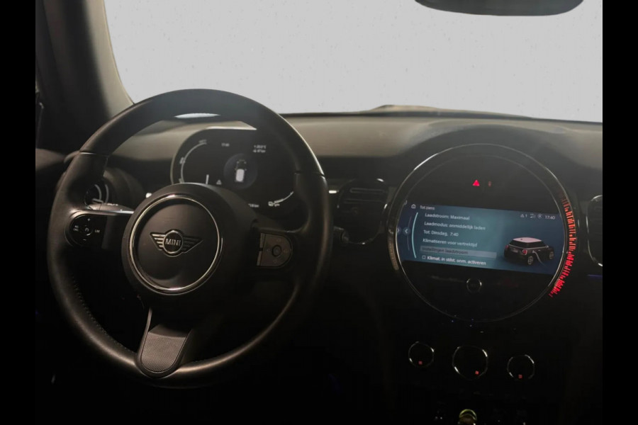 MINI Electric Camden Edition 33 kWh (NL-auto, 1e Eig, Dealer OndH, Carplay, StoelV, PDC, Navi, Climate Con, Cruise Con, Etc)