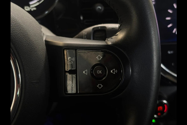 MINI Electric Camden Edition 33 kWh (NL-auto, 1e Eig, Dealer OndH, Carplay, StoelV, PDC, Navi, Climate Con, Cruise Con, Etc)