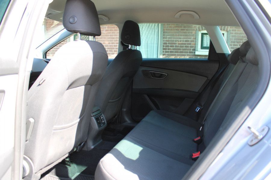 Seat Leon ST 1.2 TSI Style Business NAVI FULL LED CAMERA TREKHAAK 99000KM!!!