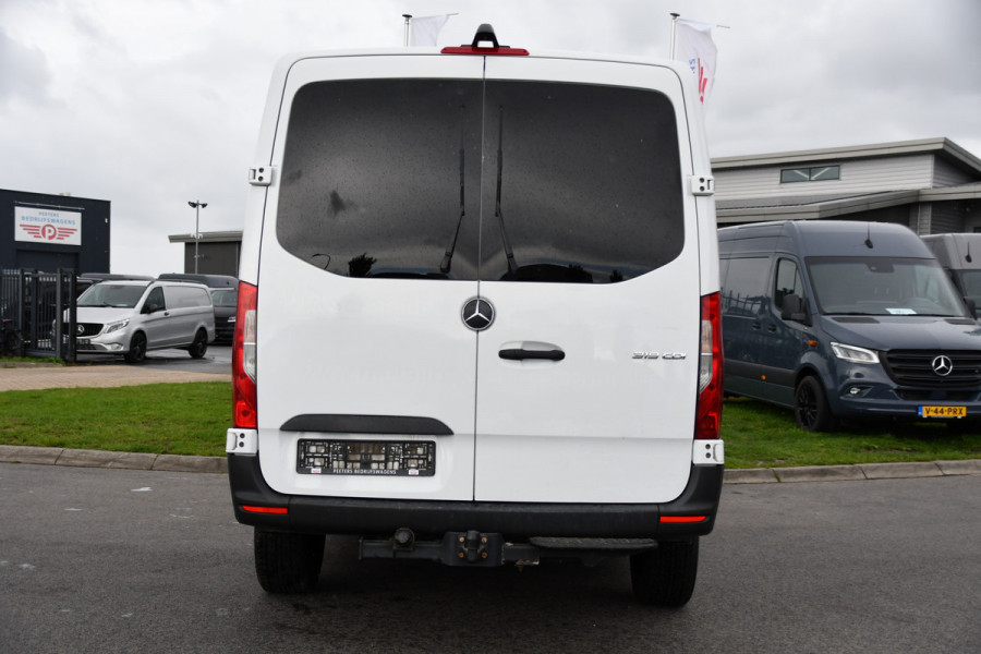 Mercedes-Benz Sprinter 319 V6 3.0 CDI L2H1 RWD AMG Edition Camera, Cruise, Carplay, LED, 10,5'' Mbux, 3500kg Trekhaak, Standkachel, Multimedia, Stoelverwarming, Automaat, Uniek!