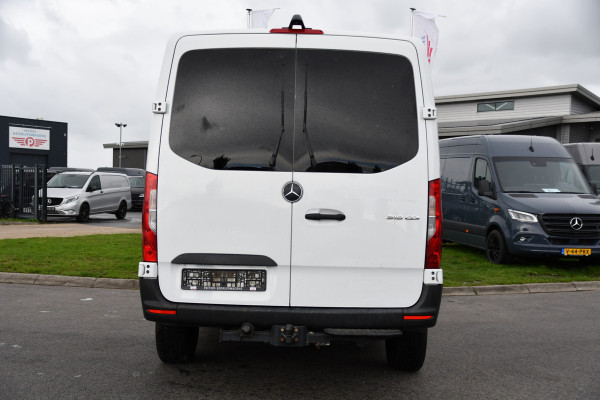 Mercedes-Benz Sprinter 319 V6 3.0 CDI L2H1 RWD AMG Edition Camera, Cruise, Carplay, LED, 10,5'' Mbux, 3500kg Trekhaak, Standkachel, Multimedia, Stoelverwarming, Automaat, Uniek!