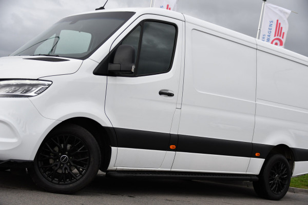 Mercedes-Benz Sprinter 319 V6 3.0 CDI L2H1 RWD AMG Edition Camera, Cruise, Carplay, LED, 10,5'' Mbux, 3500kg Trekhaak, Standkachel, Multimedia, Stoelverwarming, Automaat, Uniek!