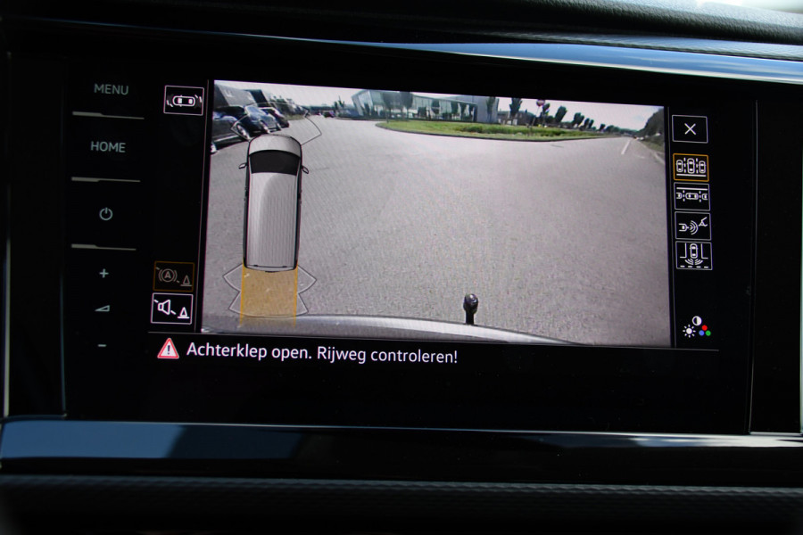 Volkswagen Transporter 2.0 TDI L2H1 32 DC Caravelle Virtual, Adaptieve Cruise, Carplay, LED, Leder, 2 x Electrische deur, Automaat, Clima, Stoelverwarming, Uniek! Bulli / Highline