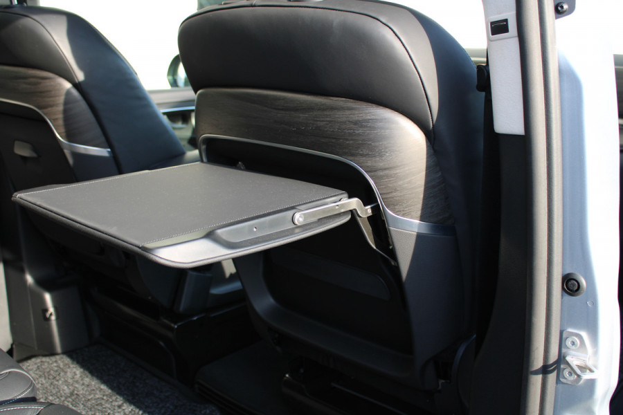 Mercedes-Benz V-Klasse 300d / AMG / Exclusive / DC / 4-Matic / Luchtvering / Pano / Elec Stoel / Burmester / Vol Opties / NIEUWSTAAT.