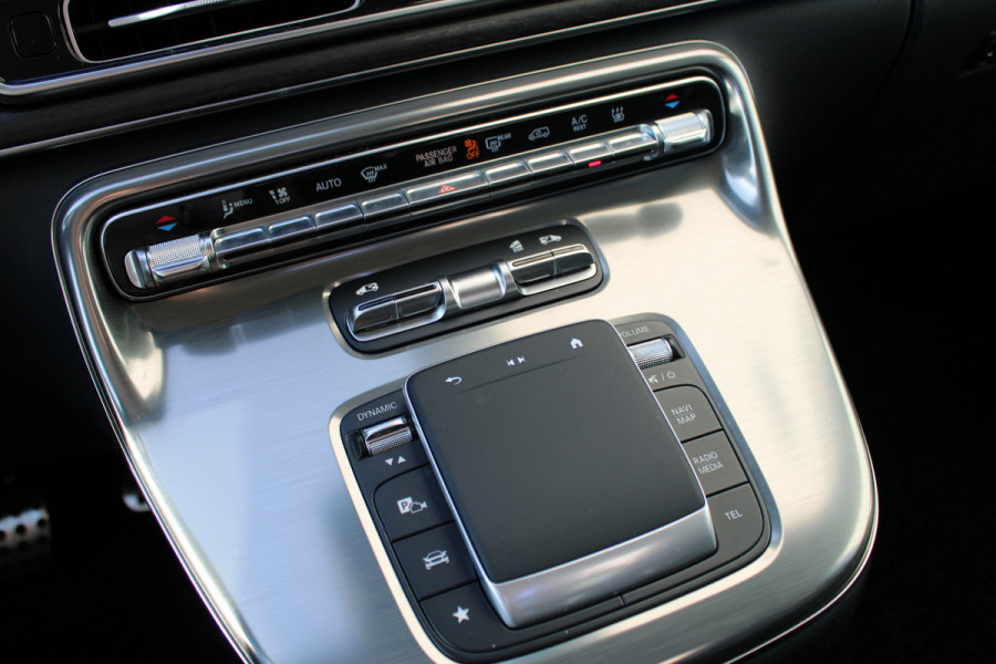 Mercedes-Benz V-Klasse 300d / AMG / Exclusive / DC / 4-Matic / Luchtvering / Pano / Elec Stoel / Burmester / Vol Opties / NIEUWSTAAT.