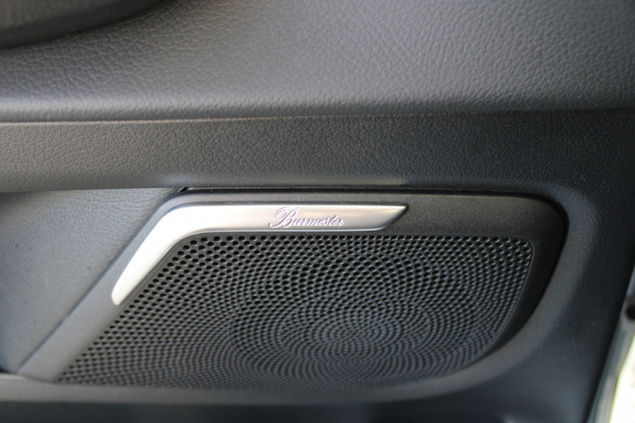 Mercedes-Benz V-Klasse 300d / AMG / Exclusive / DC / 4-Matic / Luchtvering / Pano / Elec Stoel / Burmester / Vol Opties / NIEUWSTAAT.