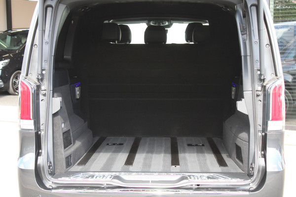 Mercedes-Benz V-Klasse 300d / XXL / AMG / DC / 4-Matic / Luchtvering / Elec Stoel / Burmester / NIEUWSTAAT