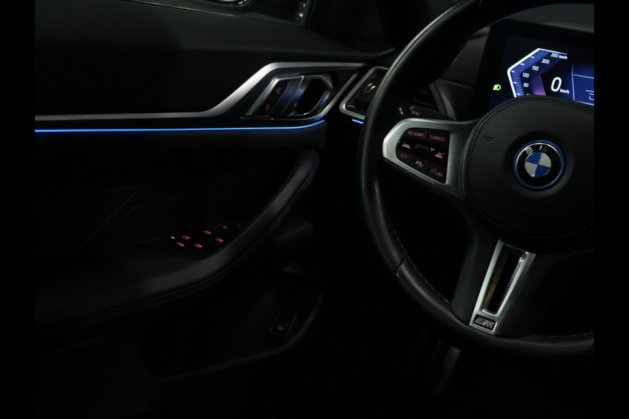 BMW i4 M50 High Executive 84 kWh [TREKHAAK, APPLE CARPLAY, HEAD-UP DISPLAY, STOELVERWARMING, CRUISE CONTROL, CAMERA, PDC V+A, ELEKTRISCHE ACHTERKLEP, NAVIGATIE, LED, LEDER, NIEUWSTAAT]