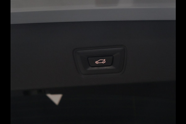 BMW i4 M50 High Executive 84 kWh [TREKHAAK, APPLE CARPLAY, HEAD-UP DISPLAY, STOELVERWARMING, CRUISE CONTROL, CAMERA, PDC V+A, ELEKTRISCHE ACHTERKLEP, NAVIGATIE, LED, LEDER, NIEUWSTAAT]