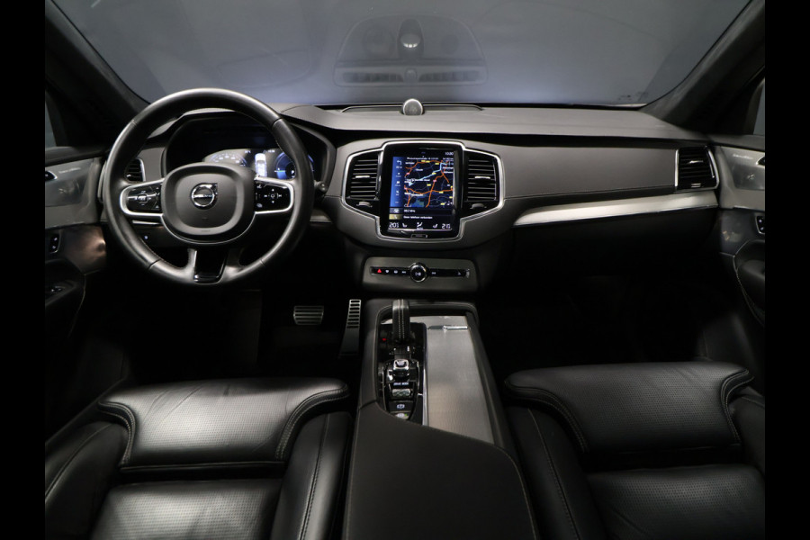 Volvo XC90 2.0 T8 Recharge AWD R-Design [SCHUIFKANTELDAK, TREKHAAK, APPLE CARPLAY, ANDROID, BOWERS & WILKINS, STOELVERWARMING, MEMORY, CRUISECONTROL, 360 CAMERA, PDC V+A, MASSAGE STOELEN, STUURVERWARMING, 7 PERSOONS, NIEUWSTAAT]