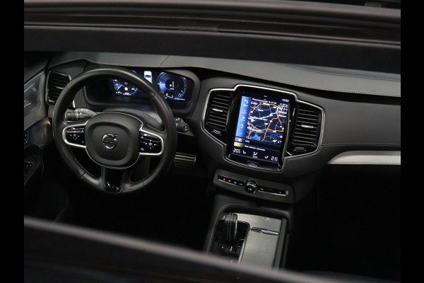 Volvo XC90 2.0 T8 Recharge AWD R-Design [SCHUIFKANTELDAK, TREKHAAK, APPLE CARPLAY, ANDROID, BOWERS & WILKINS, STOELVERWARMING, MEMORY, CRUISECONTROL, 360 CAMERA, PDC V+A, MASSAGE STOELEN, STUURVERWARMING, 7 PERSOONS, NIEUWSTAAT]