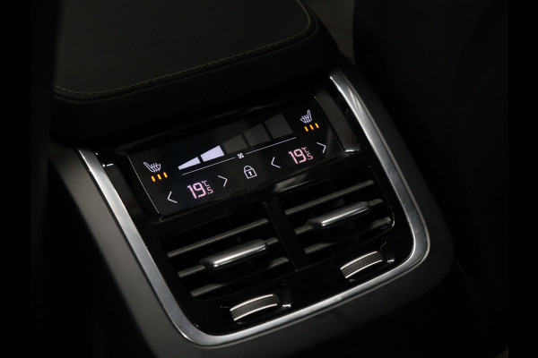 Volvo XC90 2.0 T8 Recharge AWD R-Design [SCHUIFKANTELDAK, TREKHAAK, APPLE CARPLAY, ANDROID, BOWERS & WILKINS, STOELVERWARMING, MEMORY, CRUISECONTROL, 360 CAMERA, PDC V+A, MASSAGE STOELEN, STUURVERWARMING, 7 PERSOONS, NIEUWSTAAT]