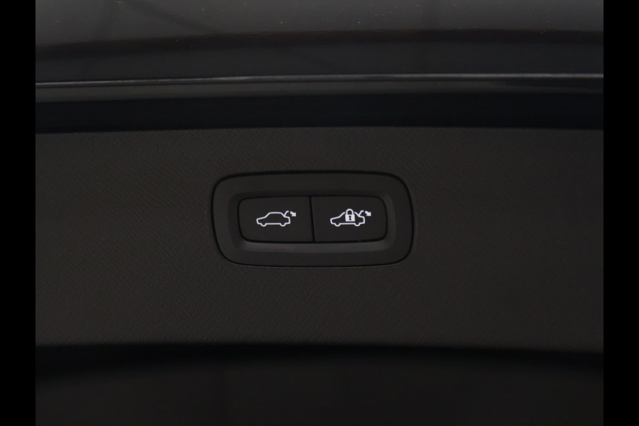Volvo XC90 2.0 T8 Recharge AWD R-Design [SCHUIFKANTELDAK, TREKHAAK, APPLE CARPLAY, ANDROID, BOWERS & WILKINS, STOELVERWARMING, MEMORY, CRUISECONTROL, 360 CAMERA, PDC V+A, MASSAGE STOELEN, STUURVERWARMING, 7 PERSOONS, NIEUWSTAAT]