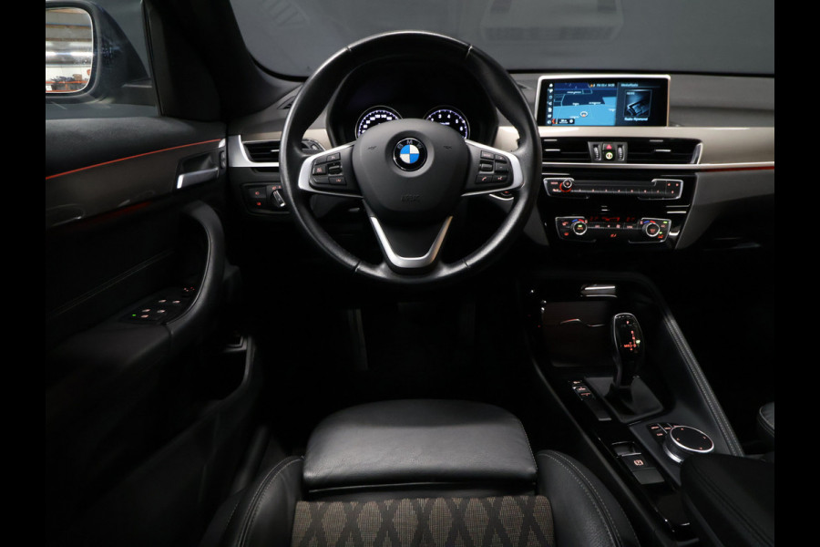 BMW X1 sDrive18i Executive Edition [HEAD-UP DISPLAY, CRUISECONTROL, PDC A, ELEKTRISCHE ACHTERKLEP, CLIMATE CONTROL, NAVIGATIE, LED, NIEUWSTAAT]