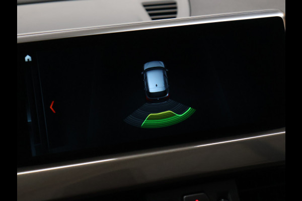BMW X1 sDrive18i Executive Edition [HEAD-UP DISPLAY, CRUISECONTROL, PDC A, ELEKTRISCHE ACHTERKLEP, CLIMATE CONTROL, NAVIGATIE, LED, NIEUWSTAAT]