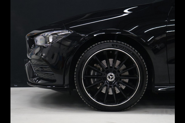 Mercedes-Benz CLA-Klasse 250 e AMG Line [APPLE CARPLAY, ANDROID, TREKHAAK, STOELVERWARMING, CRUISE CONTROL, PDC V+A, ACHTERUITRIJ CAMERA, AMG STYLING, NAVIGATIE, CLIMATE CONTROL, NIEUWSTAAT]