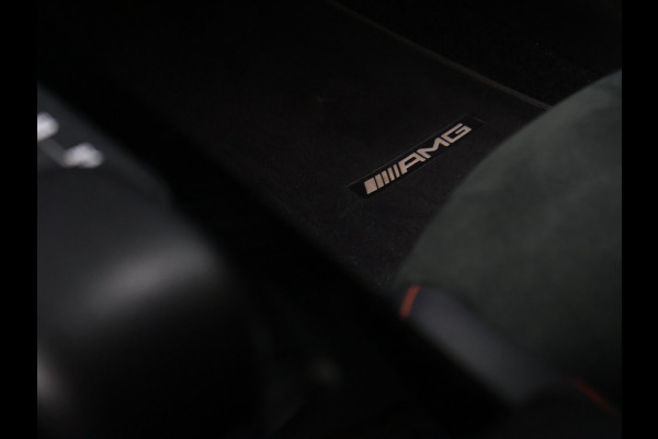 Mercedes-Benz CLA-Klasse 250 e AMG Line [APPLE CARPLAY, ANDROID, TREKHAAK, STOELVERWARMING, CRUISE CONTROL, PDC V+A, ACHTERUITRIJ CAMERA, AMG STYLING, NAVIGATIE, CLIMATE CONTROL, NIEUWSTAAT]
