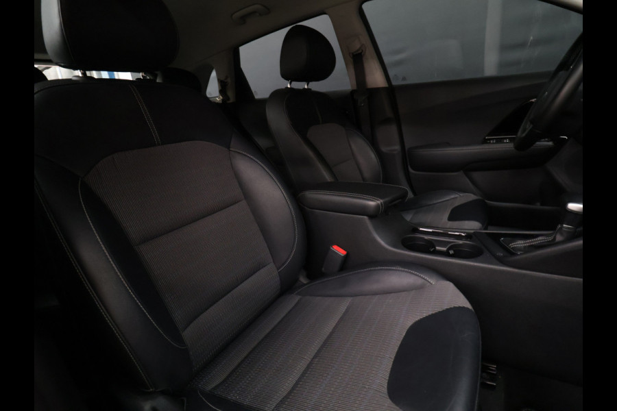 Kia Niro 1.6 GDi Hybrid DynamicLine [APPLE CARPLAY, ANDROID, ACHTERUITRIJCAMERA, CRUISECONTROL, CLIMATE CONTROL, HALFLEDER, NAVIGATIE, LANE ASSIST, BLUETOOTH, NIEUWSTAAT]