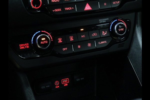 Kia Niro 1.6 GDi Hybrid DynamicLine [APPLE CARPLAY, ANDROID, ACHTERUITRIJCAMERA, CRUISECONTROL, CLIMATE CONTROL, HALFLEDER, NAVIGATIE, LANE ASSIST, BLUETOOTH, NIEUWSTAAT]